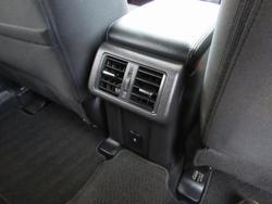 2021 Mitsubishi
Outlander ES