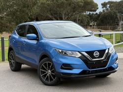 2020 Nissan
                QASHQAI ST