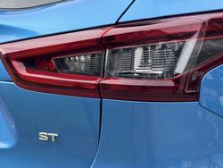 2020 Nissan
                QASHQAI ST