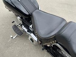 2005 HARLEY-DAVIDSON FLSTC HERITAGE SOFTAIL CLASSIC Black
