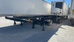 2013 Krueger 40' Drop Deck Skeletal Black