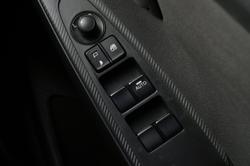 2017 Mazda
2 Neo