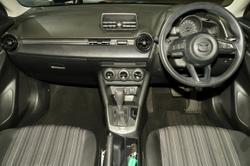 2017 Mazda
2 Neo