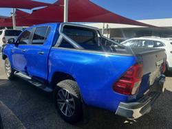 2015 Toyota
                Hilux SR5