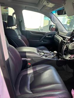 2020 Lexus
LX LX570