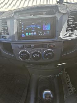 2011 Toyota
Hilux Workmate