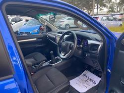 2015 Toyota
HiLux SR5