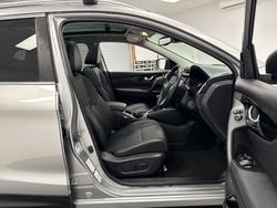 2016 Nissan
QASHQAI Ti