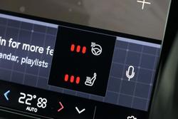 2024 Volvo
                XC40 Ultra B4 Dark