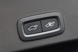 2024 Volvo
                XC40 Ultra B4 Dark