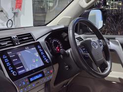 2021 Toyota
Landcruiser Prado VX