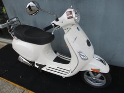 2012 VESPA LX 125 White