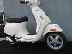 2012 VESPA LX 125 White