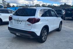 2024 Suzuki
Vitara Turbo