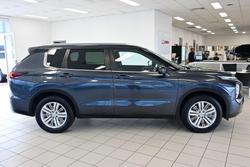 2024 Mitsubishi
Outlander LS
