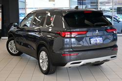 2024 Mitsubishi
Outlander LS