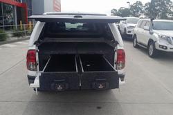 2018 Toyota
Hilux SR
