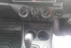 2018 Toyota
Hilux SR