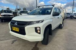 2021 Mitsubishi
Triton GLX