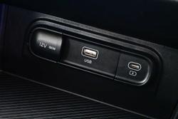 2023 Kia
                Sportage S