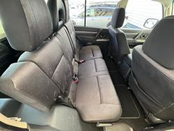 2015 Mitsubishi
Pajero GLX