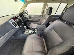 2015 Mitsubishi
Pajero GLX