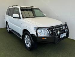 2015 Mitsubishi
Pajero GLX