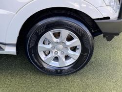 2015 Mitsubishi
Pajero GLX