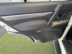 2015 Mitsubishi
Pajero GLX