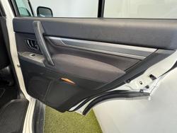 2015 Mitsubishi
Pajero GLX