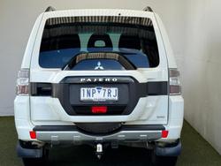 2015 Mitsubishi
Pajero GLX