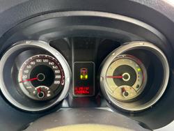 2015 Mitsubishi
Pajero GLX