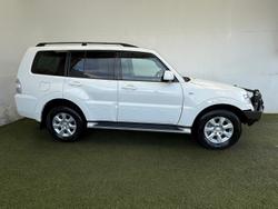 2015 Mitsubishi
Pajero GLX