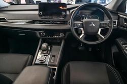 2024 Mitsubishi
Outlander LS