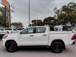 2021 Toyota
Hilux SR