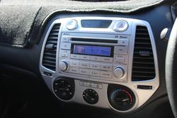 2011 Hyundai i20 Active PB MY12 Electric Green