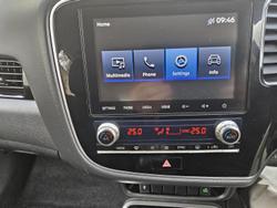 2020 Mitsubishi Outlander ES ZL MY21 White