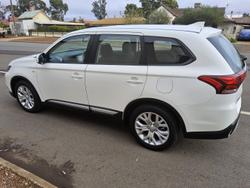 2020 Mitsubishi Outlander ES ZL MY21 White