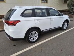 2020 Mitsubishi Outlander ES ZL MY21 White