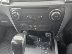 2017 Ford
Everest Trend