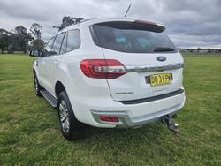 2017 Ford
Everest Trend