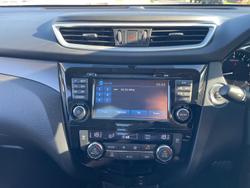 2015 Nissan
X-TRAIL ST-L