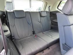 2025 LDV
D90 Executive