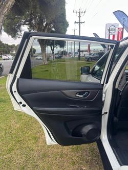 2017 Nissan
                X-TRAIL ST-L