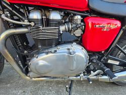 2010 Triumph THRUXTON 900 RED