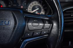 2022 Isuzu
MU-X LS-T