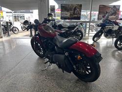 2011 Harley-Davidson XL883 IRON 883 RED