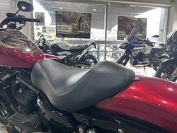 2011 Harley-Davidson XL883 IRON 883 RED