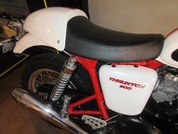 2010 Triumph Thruxton 900 Thruxton Red