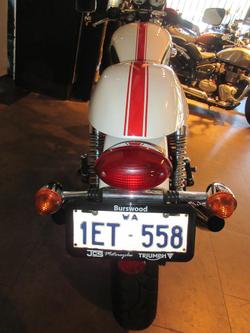 2010 Triumph Thruxton 900 Thruxton Red